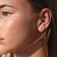 画像をギャラリービューアに読み込む, ATHENA ‘PETRA’ダブレットスタッドピアス:アバロンシェル×クリスタル