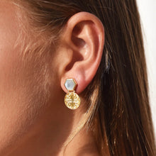 画像をギャラリービューアに読み込む, ATHENA 'Thea'ヘキサゴンスタッドピアス:パイライト×クリスタル