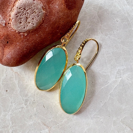 Charis オーバルジェムストーンドロップピアス : アクアカルセドニー