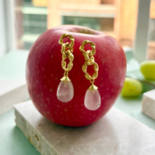 画像をギャラリービューアに読み込む, ATHENA ‘Moirai’ダブルツイステッドループドロップピアス : ローズクォーツ