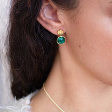 画像をギャラリービューアに読み込む, ETRUSCA スモールフラワースタッドピアス：マラカイト