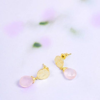 ATHENA 'Kate' スモールドロップピアス : ピンクカルセドニー